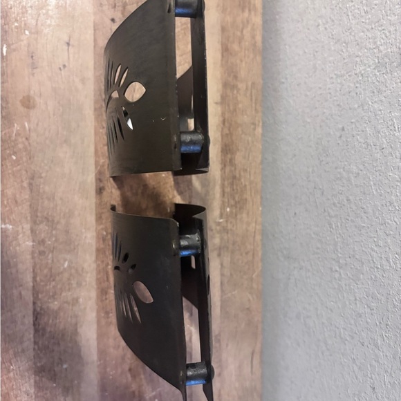 Set of Two Dark Bronze Metal Distressed Leaf Design Candle Holders w/Tea Lights - Picture 4 of 9